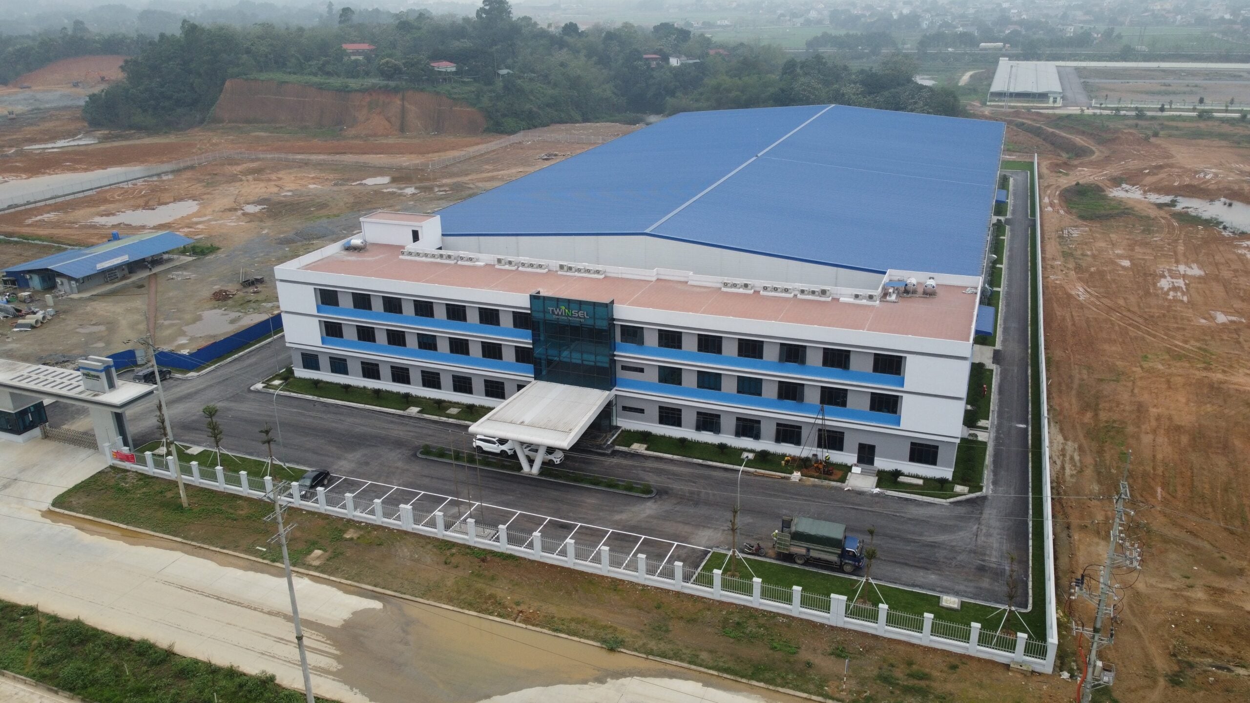 NHÀ MÁY SẢN XUẤT ĐÈN CHIẾU SÁNG TWINSEL PHÚ THỌ